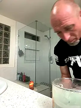 El Gizmo online show from October 2025 08:33:02 AM