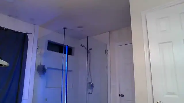 El Gizmo online show from March 2026 04:49:01 AM