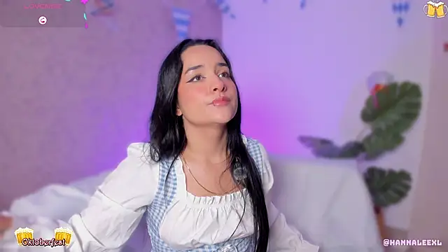 hanna lee02 online show from October 2025 12:30:02 PM