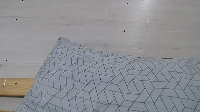 Snapshot of CRISTIINA37 chatting on November 2025 01:10:02 PM CRISTIINA37 online show from November 2025 01:10:02 PM