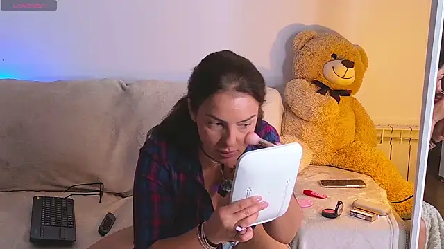 Snapshot of LindsayDeee chatting on July 2026 05:56:01 AM LindsayDeee online show from July 2026 05:56:01 AM