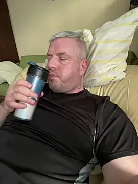 Snapshot of Evolite123 chatting on March 2025 04:32:01 PM Evolite123 online show from March 2025 04:32:01 PM