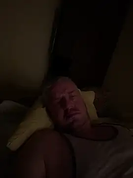 Snapshot of Evolite123 chatting on March 2025 09:20:01 PM Evolite123 online show from March 2025 09:20:01 PM