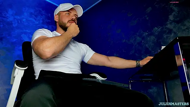 juliusmasters online show from May 2026 07:51:01 PM