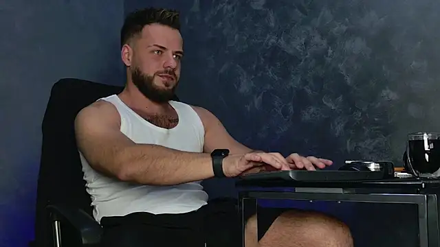 juliusmasters online show from December 2025 07:48:01 PM