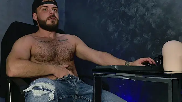 juliusmasters online show from November 2025 08:31:02 PM