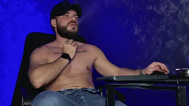 Snapshot of juliusmasters chatting on December 2025 09:18:02 PM juliusmasters online show from December 2025 09:18:02 PM