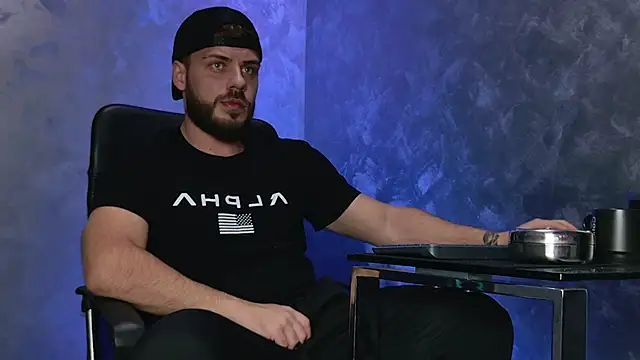 juliusmasters online show from December 2025 07:41:01 PM