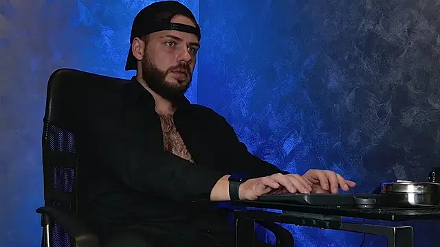 juliusmasters online show from December 2025 08:36:02 PM