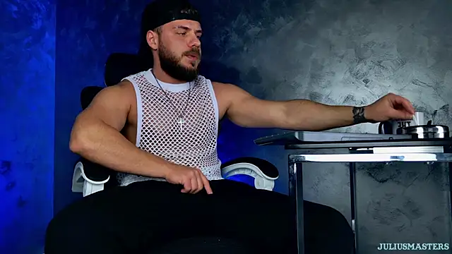 Snapshot of juliusmasters chatting on February 2026 09:57:02 PM juliusmasters online show from February 2026 09:57:02 PM