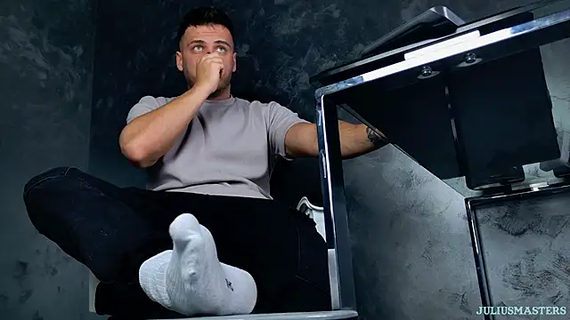 Snapshot of juliusmasters chatting on February 2026 09:01:02 PM juliusmasters online show from February 2026 09:01:02 PM