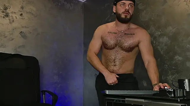 juliusmasters online show from November 2025 11:26:01 PM