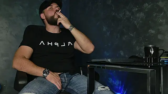 juliusmasters online show from November 2025 08:08:01 PM