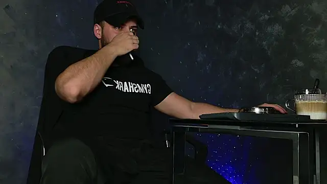 juliusmasters online show from November 2025 08:09:02 PM