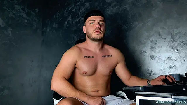 Snapshot of juliusmasters chatting on February 2026 08:20:02 PM juliusmasters online show from February 2026 08:20:02 PM