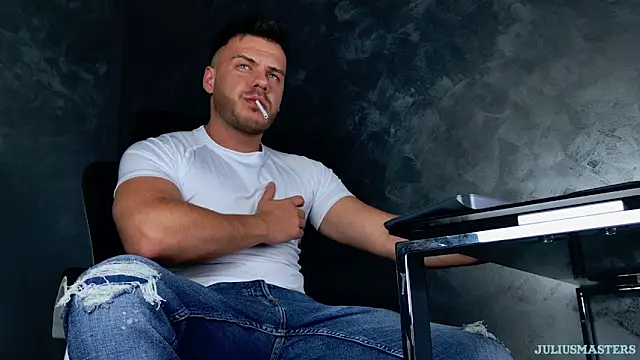 Snapshot of juliusmasters chatting on February 2026 11:13:02 PM juliusmasters online show from February 2026 11:13:02 PM