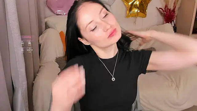 LisaMooore online show from October 2025 03:47:02 PM