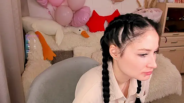 Snapshot of LisaMooore chatting on February 2026 07:32:01 PM LisaMooore online show from February 2026 07:32:01 PM