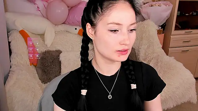 Snapshot of LisaMooore chatting on February 2026 11:18:02 AM LisaMooore online show from February 2026 11:18:02 AM