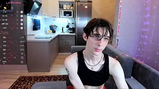 Aaron Boom online show from June 2026 09:32:02 PM