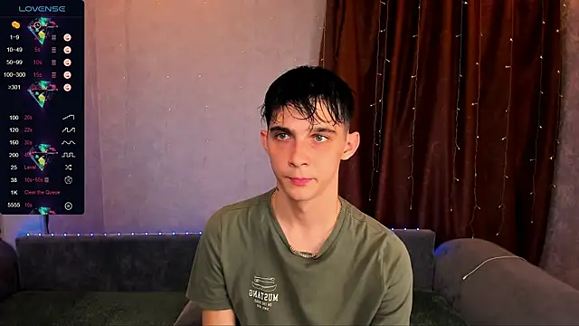 Snapshot of Aaron_Boom chatting on September 2025 10:35:02 PM Aaron Boom online show from September 2025 10:35:02 PM