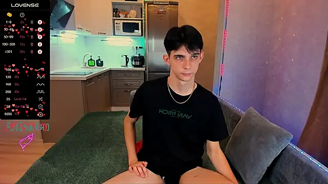 Snapshot of Aaron_Boom chatting on September 2025 07:10:02 PM Aaron Boom online show from September 2025 07:10:02 PM