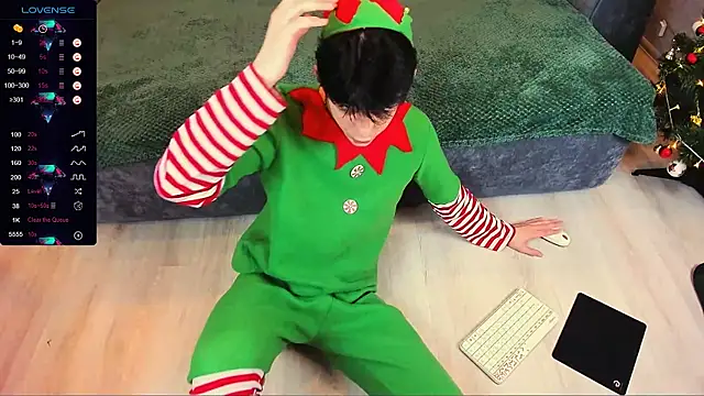 Snapshot of Aaron_Boom chatting on December 2024 11:22:01 PM Aaron Boom online show from December 2024 11:22:01 PM