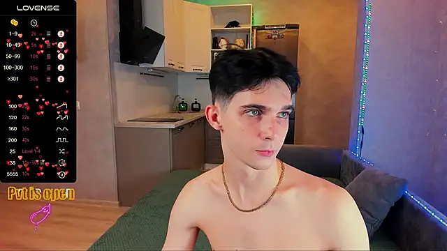 Aaron Boom online show from October 2025 12:40:02 AM