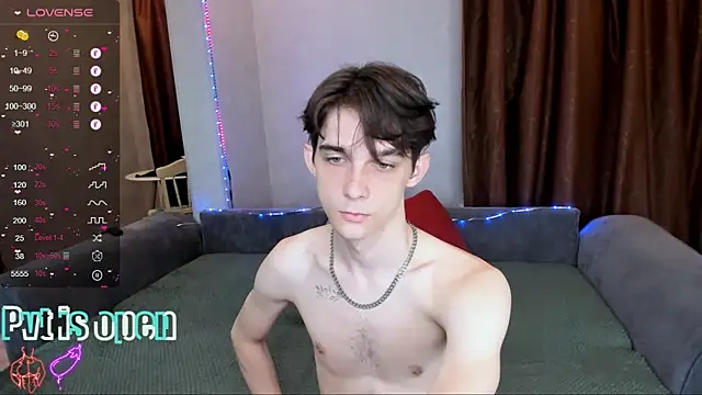 Aaron Boom online show from May 2026 10:20:01 PM