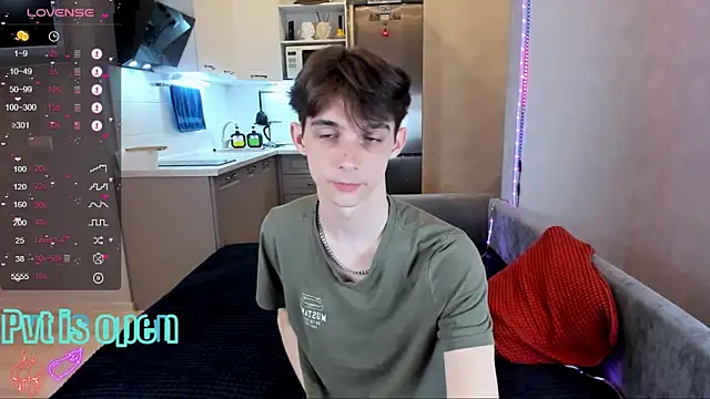 Aaron Boom online show from May 2026 11:06:01 PM