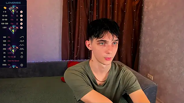 Snapshot of Aaron_Boom chatting on September 2025 01:10:02 AM Aaron Boom online show from September 2025 01:10:02 AM