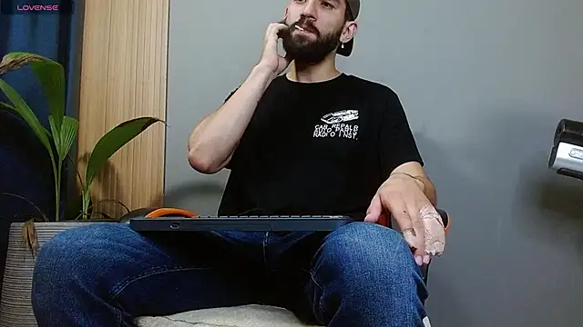 Mr WhiteCock online show from November 2025 02:03:01 AM