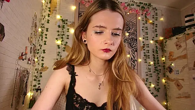 summerhazeee online show from February 2026 06:14:01 PM