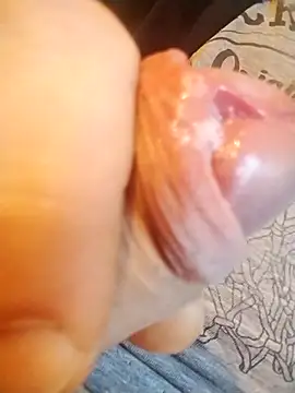 Snapshot of tomee83 chatting on November 2025 06:40:01 AM tomee83 online show from November 2025 06:40:01 AM