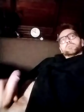 Snapshot of tomee83 chatting on October 2025 10:52:02 PM tomee83 online show from October 2025 10:52:02 PM