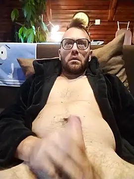 Snapshot of tomee83 chatting on October 2025 06:03:02 AM tomee83 online show from October 2025 06:03:02 AM