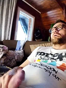 Snapshot of tomee83 chatting on December 2025 01:26:02 PM tomee83 online show from December 2025 01:26:02 PM