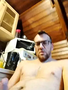 Snapshot of tomee83 chatting on December 2025 06:45:02 AM tomee83 online show from December 2025 06:45:02 AM