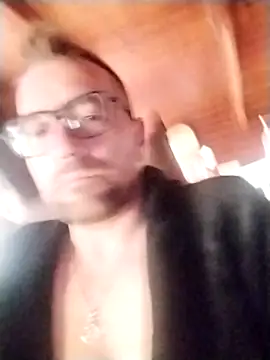 Snapshot of tomee83 chatting on November 2025 06:50:01 AM tomee83 online show from November 2025 06:50:01 AM