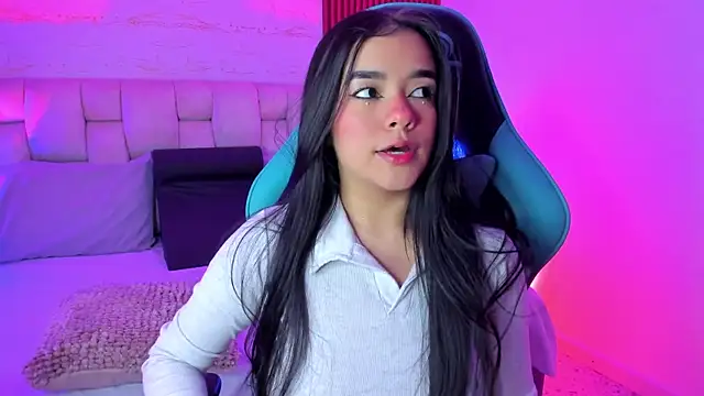 SophiaWylde online show from September 2025 04:41:01 AM