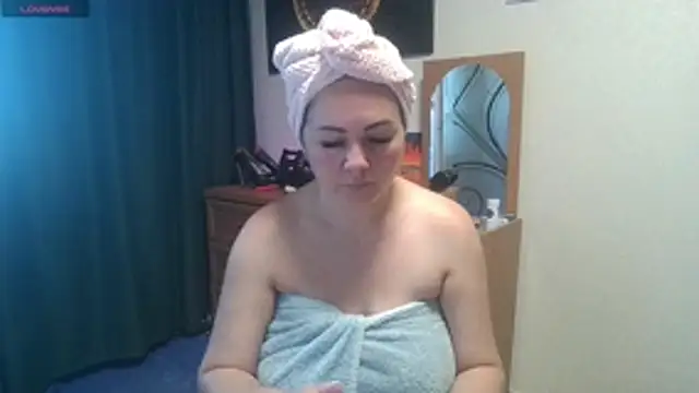 JuliaMorganss online show from July 2026 06:03:02 AM