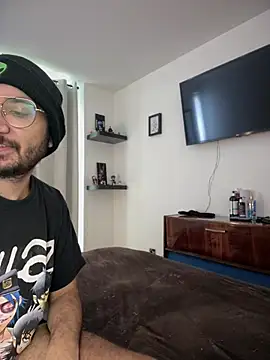 Snapshot of Rae_Lil_White chatting on February 2025 06:43:02 PM Rae Lil White online show from February 2025 06:43:02 PM