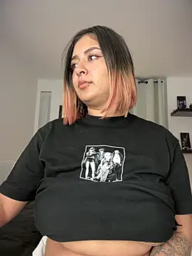 Snapshot of Rae_Lil_White chatting on February 2025 05:14:02 AM Rae Lil White online show from February 2025 05:14:02 AM