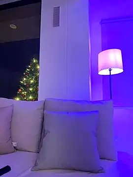 Snapshot of Rae_Lil_White chatting on December 2025 11:59:02 PM Rae Lil White online show from December 2025 11:59:02 PM