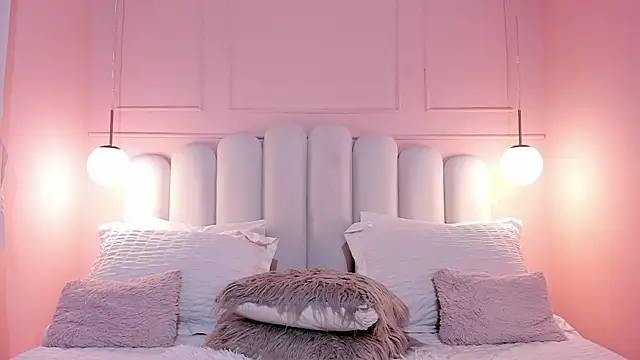 sarah salis  online show from November 2025 11:27:01 PM