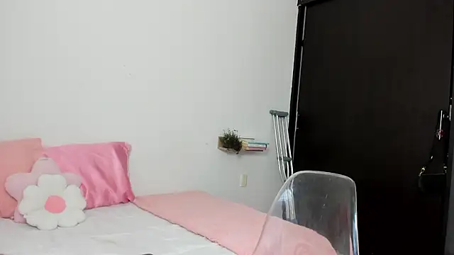 analia collins online show from June 2026 01:28:01 PM