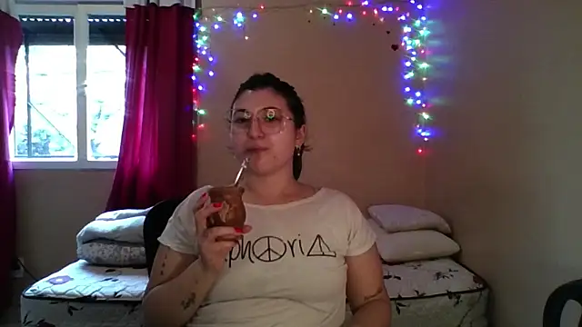 imsohornydacom online show from April 2026 04:19:01 PM