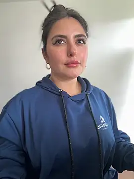 sukhakunis1 online show from November 2025 03:28:01 PM