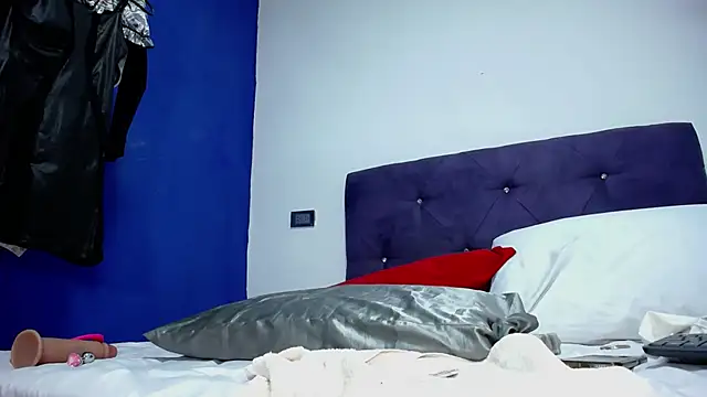 Squirter pussybomb online show from March 2025 05:07:01 AM