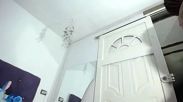 Squirter pussybomb online show from March 2026 05:02:02 AM